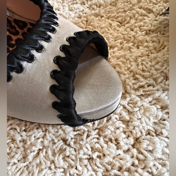 Bestsey Johnson Pumps. Size 8M - Picture 2 of 8